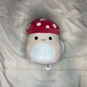 squishmallow ‘malcolm’ the mushroom